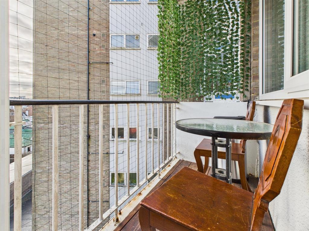 CAM04311 G0-PR0093-STILL005.jpg