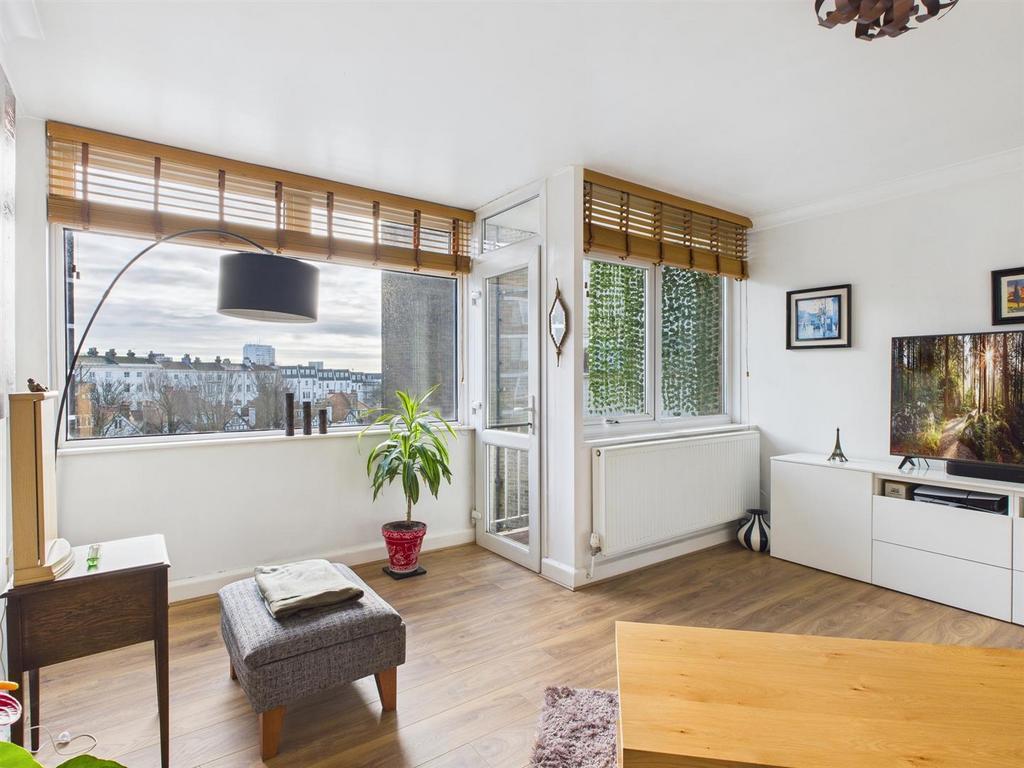 CAM04311 G0-PR0093-STILL007.jpg