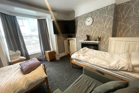 2 bedroom flat to rent, High Street, , Aberystwyth