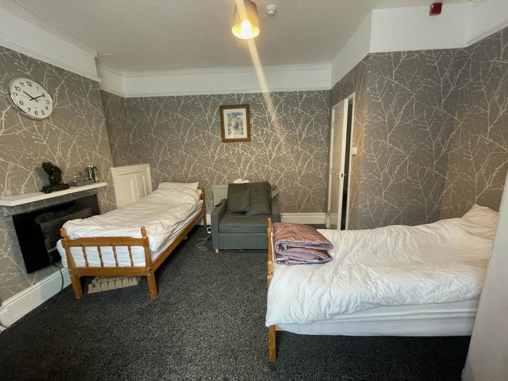 Room 1 1