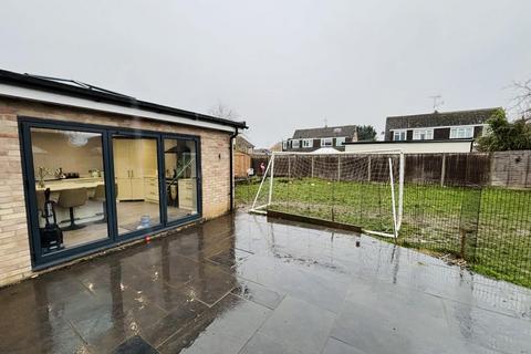 5 bedroom semi-detached house for sale, CURLEW CLOSE, THATCHAM RG19