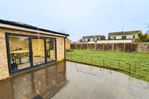 undefined, CURLEW CLOSE, THATCHAM RG19