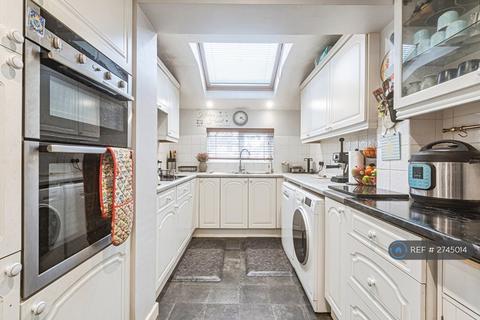 undefined, Caistor Close, Calcot, RG31