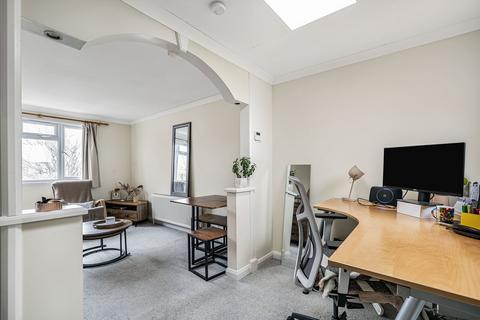 1 bedroom flat for sale, Lavington Road, Northfields, Ealing, W13