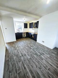 3 bedroom end of terrace house to rent, Beech Terrace, Catchgate DH9