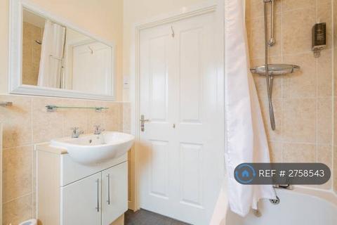 2 bedroom flat to rent, Grebe Court, Cambridge, CB5
