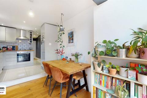 2 bedroom apartment for sale, Lindley Road, Leyton, E10
