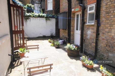 2 bedroom flat to rent, Putney House, London, W1W