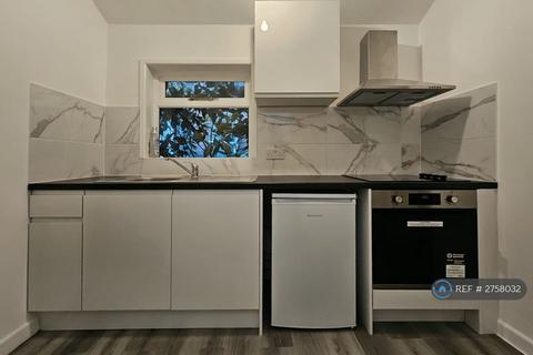 2 bedroom flat to rent, Putney House, London, W1W