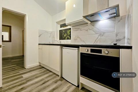 2 bedroom flat to rent, Titchfield Street, London, W1W