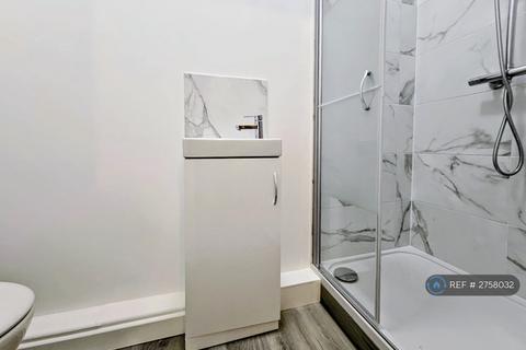 2 bedroom flat to rent, Titchfield Street, London, W1W