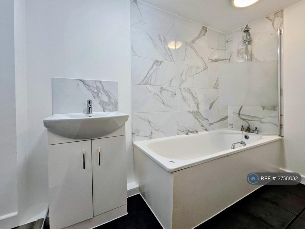 Ensuite With Wc