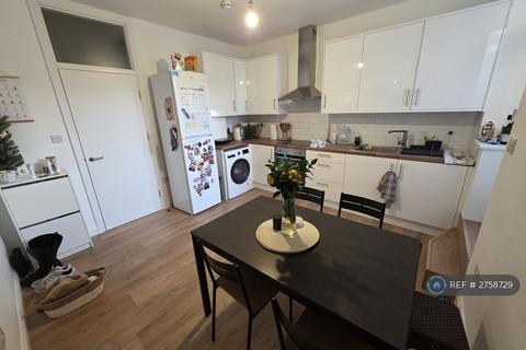 2 bedroom flat to rent, Green Lanes, London, N4