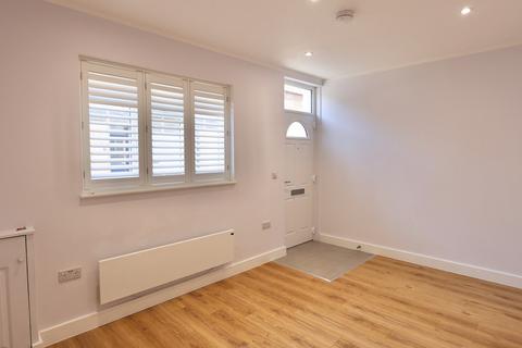 1 bedroom terraced house to rent, High Street, Great Missenden, HP16
