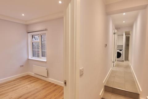 1 bedroom terraced house to rent, High Street, Great Missenden, HP16