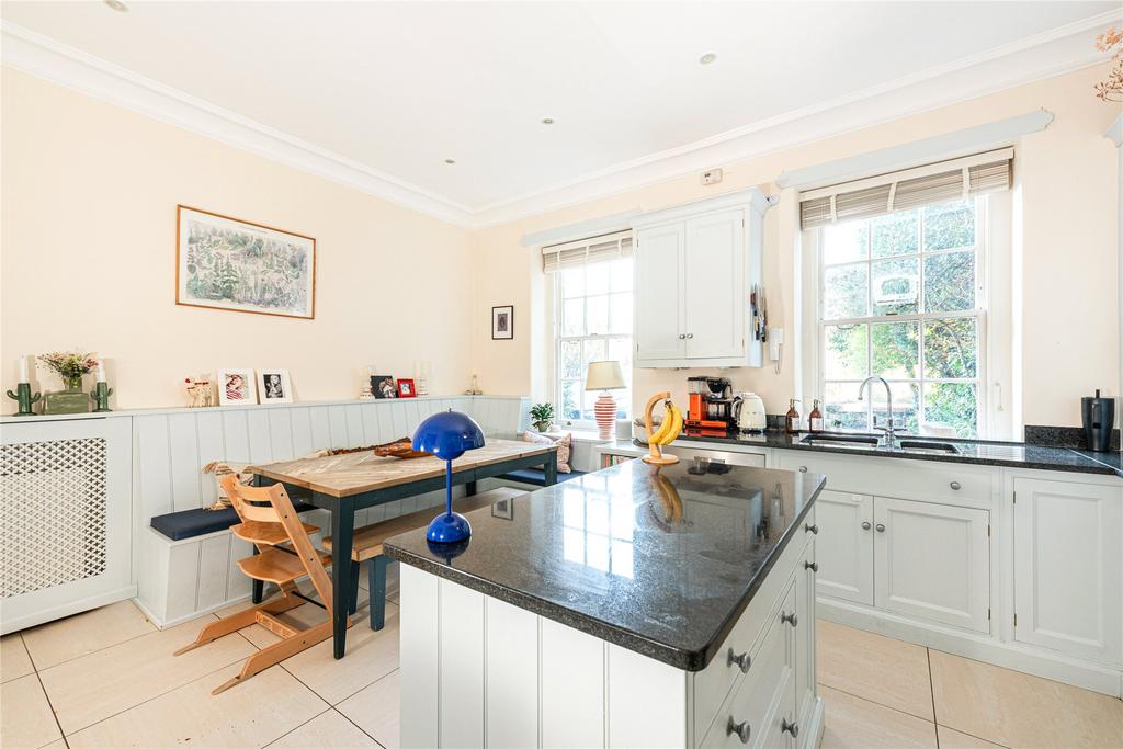 Kitchen/Sitting Rm