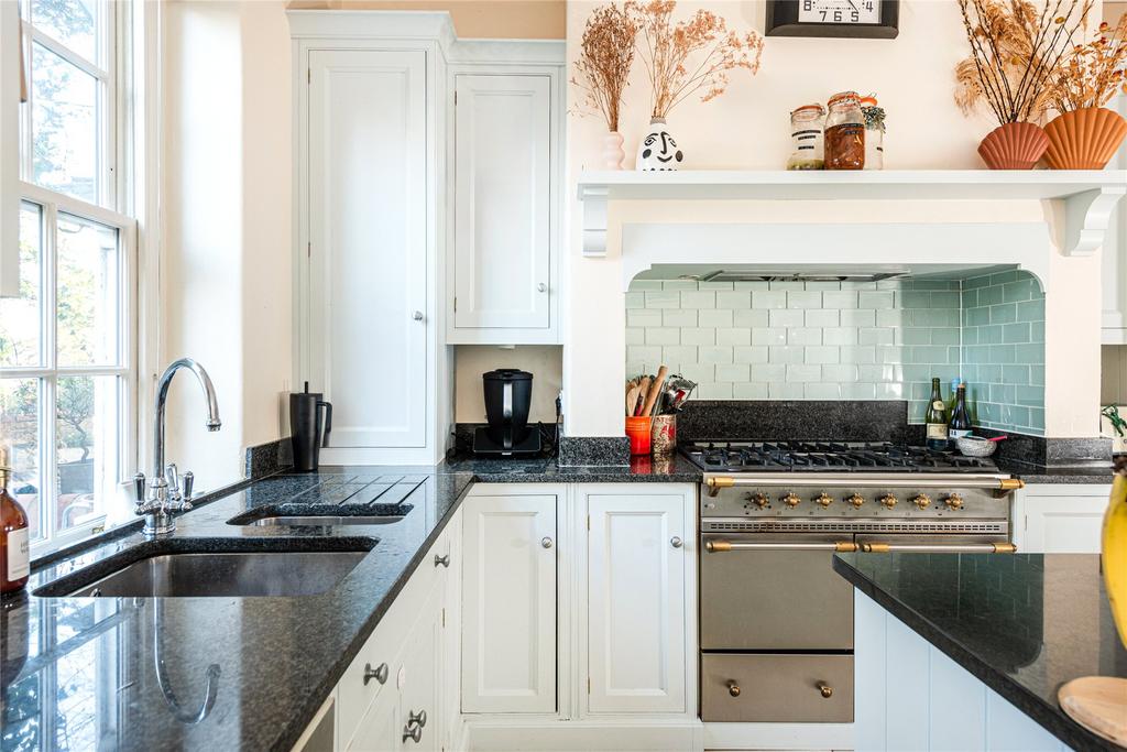 Kitchen/Dining Rm