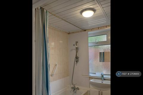 3 bedroom terraced house to rent, Augusta Street, Cardiff, CF24