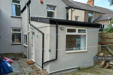 3 bedroom terraced house to rent, Augusta Street, Cardiff, CF24
