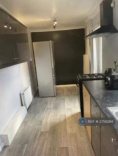 2 bedroom terraced house to rent, Romney Street, Salford, M6