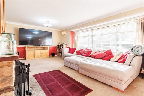 5 bedroom detached bungalow for sale, Epping Road, Broadley Common