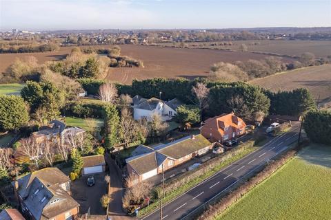 undefined, Epping Road, Broadley Common