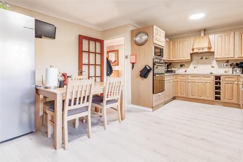 undefined, Epping Road, Broadley Common