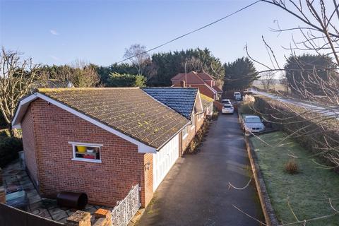 undefined, Epping Road, Broadley Common