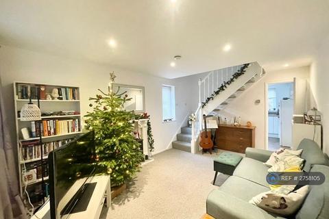 2 bedroom semi-detached house to rent, Vine Street, Cheshire, SK7