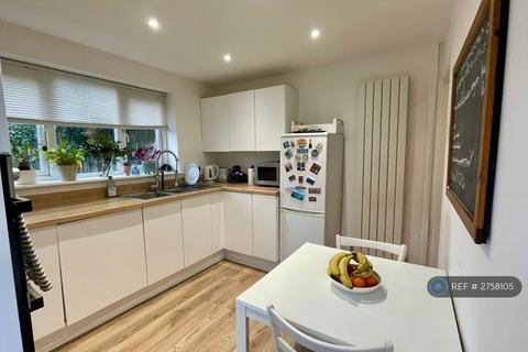2 bedroom semi-detached house to rent, Vine Street, Cheshire, SK7
