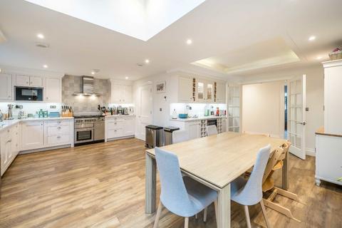 5 bedroom flat to rent, Lytton Grove, London SW15