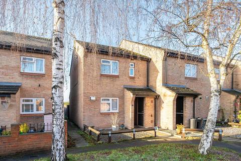 2 bedroom end of terrace house for sale, Cheeseman Close, Hampton TW12