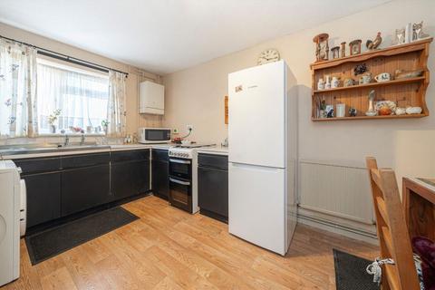 2 bedroom end of terrace house for sale, Cheeseman Close, Hampton TW12