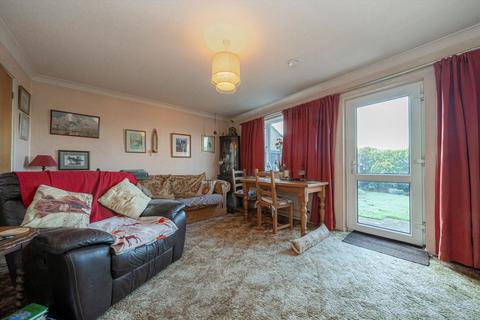 2 bedroom end of terrace house for sale, Cheeseman Close, Hampton TW12