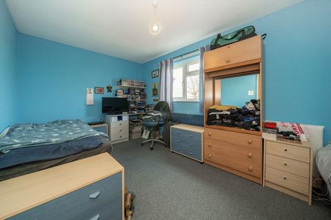 2 bedroom end of terrace house for sale, Cheeseman Close, Hampton TW12