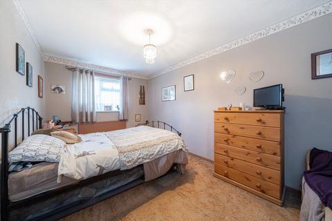 2 bedroom end of terrace house for sale, Cheeseman Close, Hampton TW12