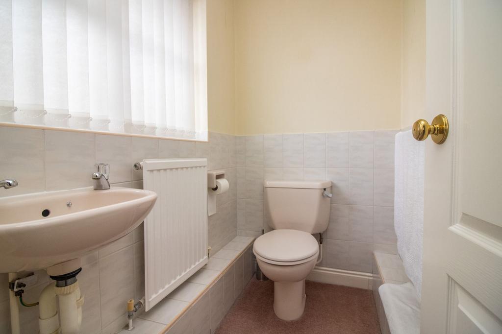 Cloakroom/wc