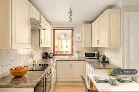 Studio to rent, Damside, Edinburgh, EH4