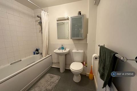 1 bedroom flat to rent, Cedar House, Richmond, TW9