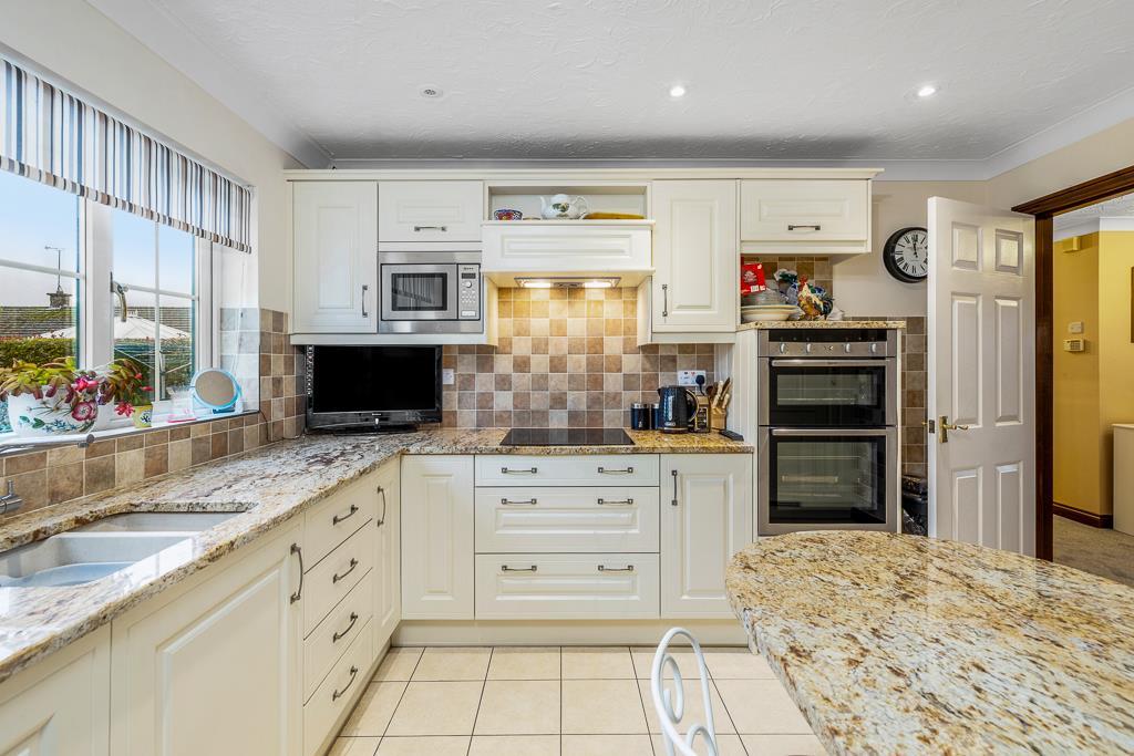 25 Kingfisher Drive (Surfleet)-25.jpg