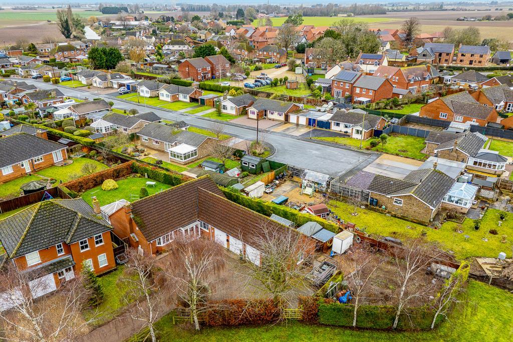 25 Kingfisher Drive (Surfleet)-1.jpg