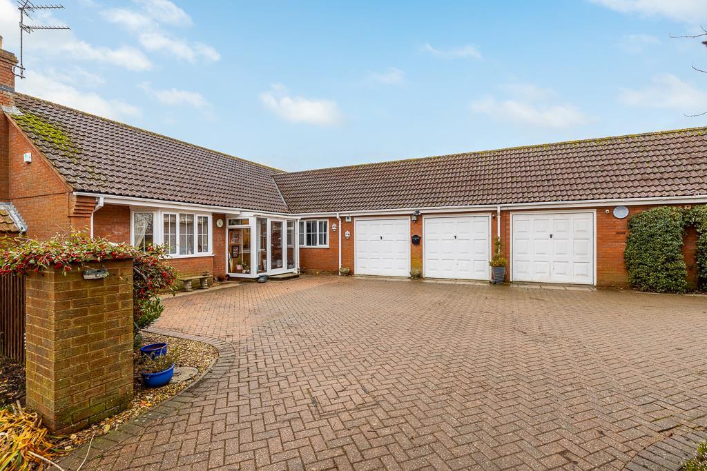 25 Kingfisher Drive (Surfleet)-8.jpg