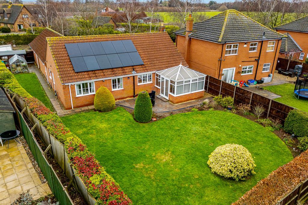25 Kingfisher Drive (Surfleet)-3.jpg