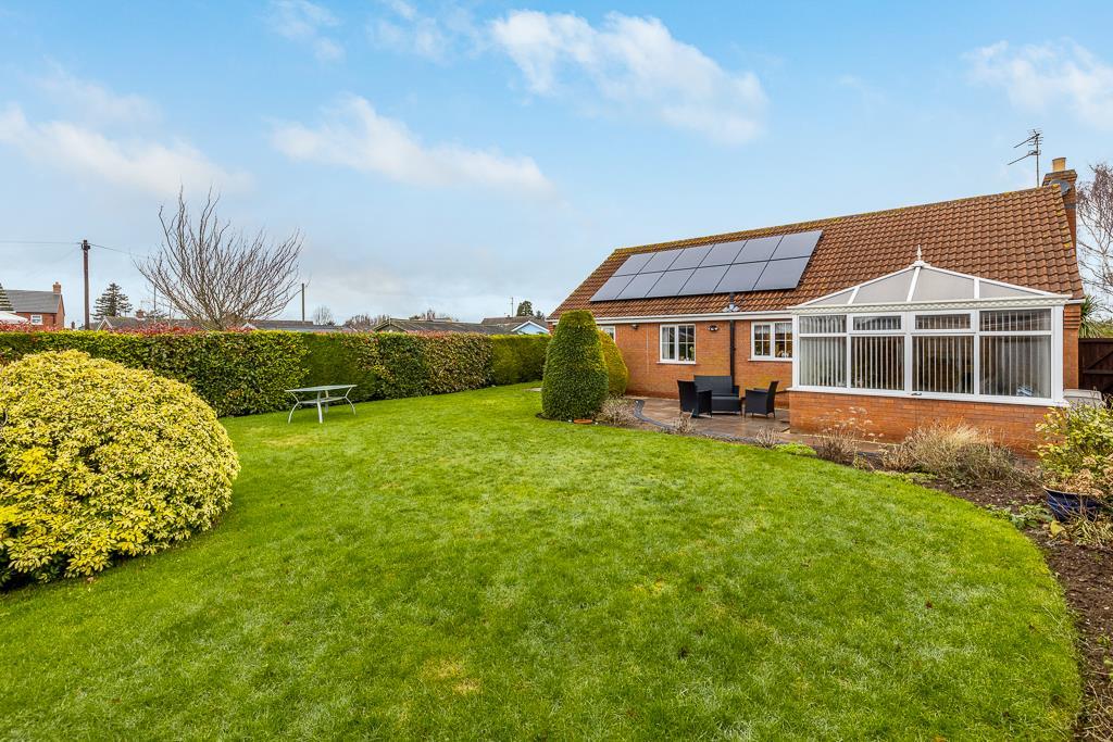 25 Kingfisher Drive (Surfleet)-16.jpg