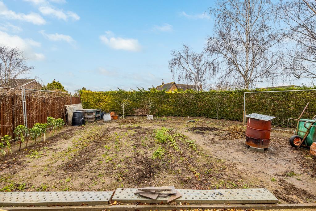25 Kingfisher Drive (Surfleet)-12.jpg