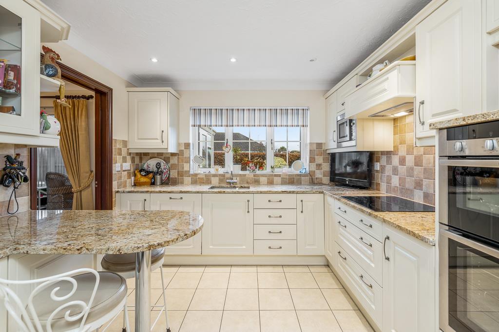 25 Kingfisher Drive (Surfleet)-28.jpg