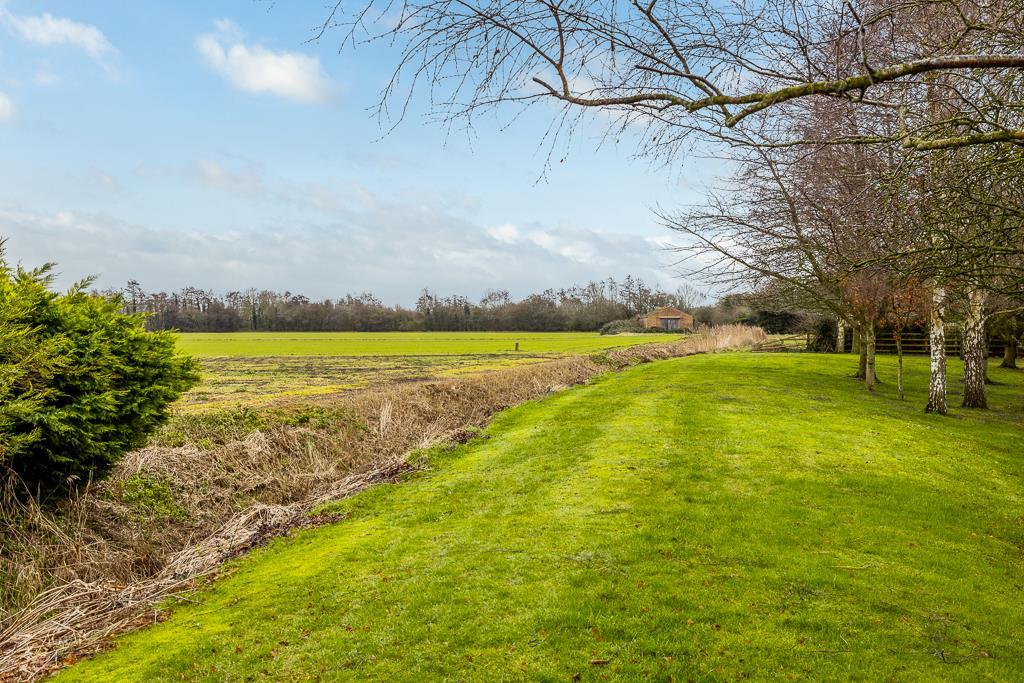 25 Kingfisher Drive (Surfleet)-11.jpg