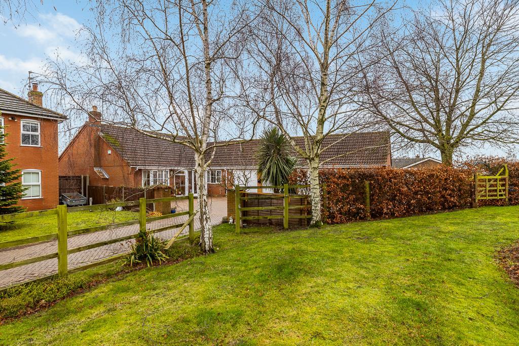 25 Kingfisher Drive (Surfleet)-6.jpg