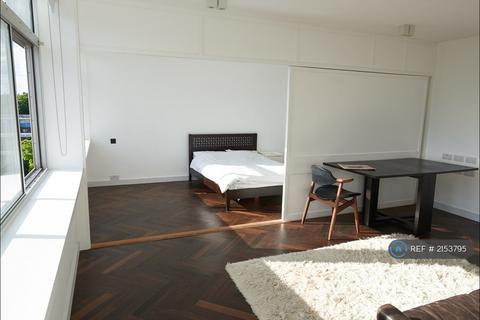 1 bedroom flat to rent, Great Arthur House, London, EC1Y