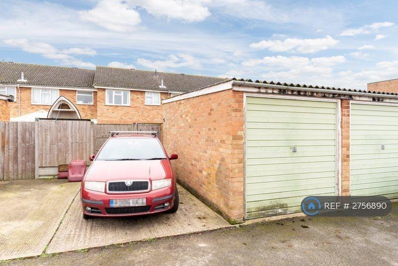 Garage & Parking Space